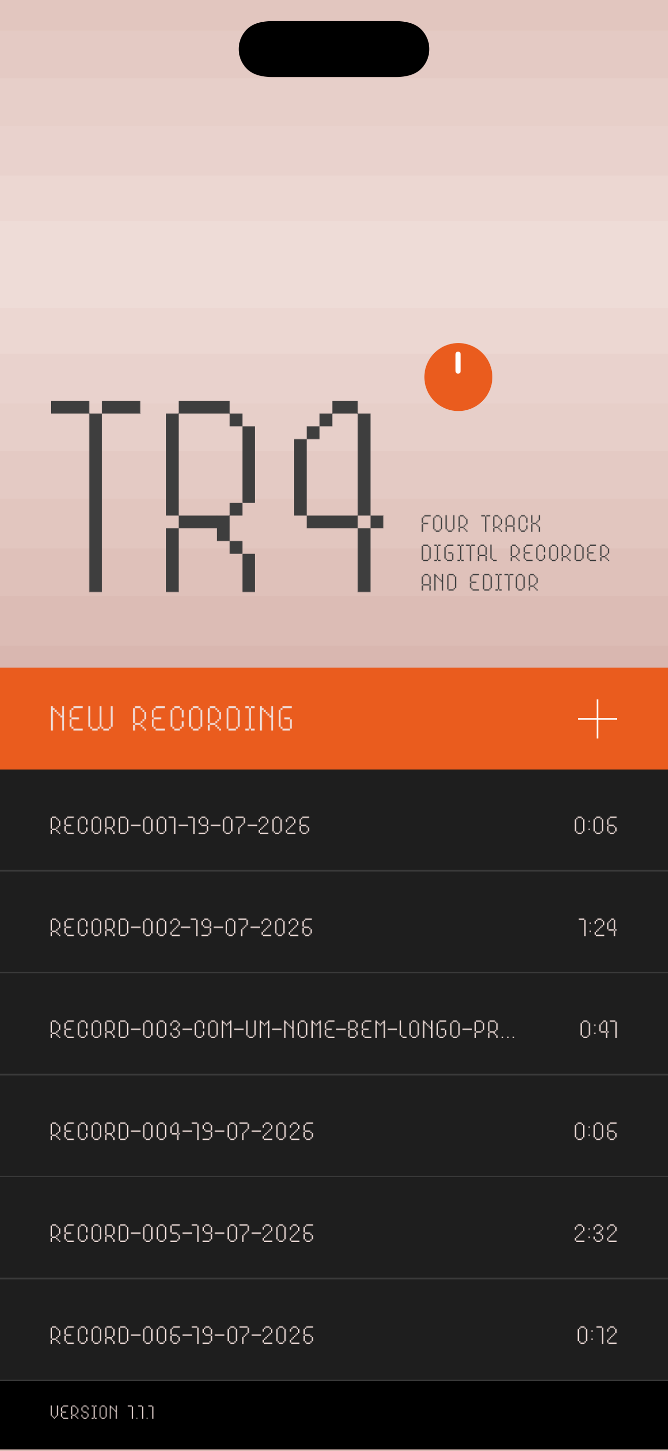 TR4 entry screen with the TR4 logo and the recent recordings list